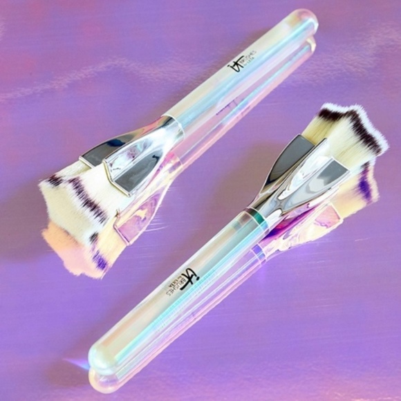 it cosmetics Other - 🆕️IT, Rare,Super Star Makeup Brush, L/E